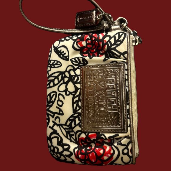 Coach Poppy Y2K Graffiti Daisey Wristlet with hang tag Silver Hardware EUC - Picture 5 of 10